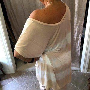 Posh show.   😊 2 for $10 Oversized off the shoulder top​